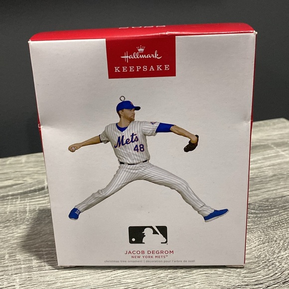 Hallmark | MLB New York Mets: Jacob deGrom (2022) - Keepsake Ornament - Picture 3 of 13